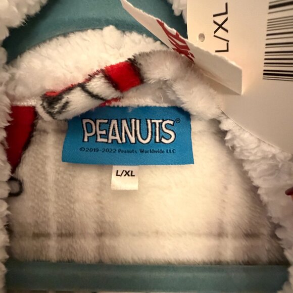 Snoopy Holiday Robe - Picture 3 of 4